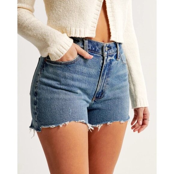 NEW Abercrombie & Fitch Women's 18 Curve Love 4" High Rise Mom Shorts Light Wash - Picture 1 of 12